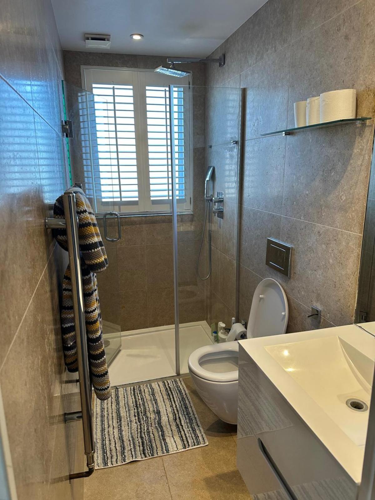Richmond Park House Stunning Architect Designed Holiday home *